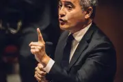Darmanin corrigé sur le droit de la garde à vue