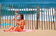 Dermatologue : voici ce qui protège vraiment du soleil