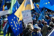 Dix ans après le Brexit, les regrets persistent et la lutte pour un retour dans l'UE s'intensifie