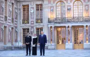 Dîner à Versailles : Macron critiqué pour sa proximité avec Trump