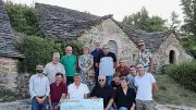 Don de 800 € à l'association des caves d'Entre-Deux-Monts