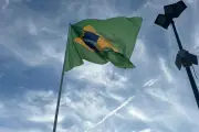 Drapeau brésilien à l'Allianz Riviera : un hommage à Dante