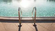 Drôme : un enfant de 2 ans se noie dans la piscine familiale, son pronostic vital engagé