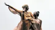 Emanuel Gat présente 'Cinq jours au soleil' avec une nouvelle troupe de danseurs à Montpellier Danse