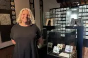 Exposition méconnue de carreaux Benoît Faÿ au musée Terra Rossa