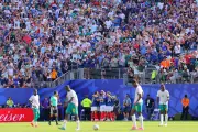 Face au Sénégal, des Bleus montés sur ressort réussissent leur entrée dans le Mondial