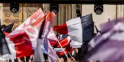 Face à l'extrême droite, la gauche française brandit l'étendard du patriotisme