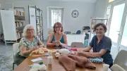 Fin de saison conviviale pour l'atelier crochet et tricot de La Rouvière