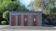 Florensac installe de nouveaux blocs sanitaires modernes et accessibles