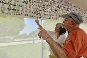 Fresque des 670 habitants de Saint-Vallier-de-Thiey exposée à nouveau dix ans après