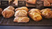 Frère et sœur de 18 et 19 ans ouvrent une boulangerie dans les Landes pour réaliser le rêve de leur mère malade