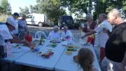 Fête des voisins à Saint-Roman : une trentaine d'habitants réunis