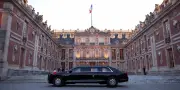 Guerre en Ukraine : Macron poursuit son offensive diplomatique auprès de Trump à Versailles