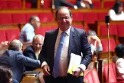 Hollande salue le panache des candidats huit ans après sur Netflix