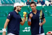 Hugo Nys et Édouard Roger-Vasselin éliminés en quarts à Roland Garros