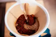 Il y a 118 ans, Melitta Bentz inventait le filtre à café moderne