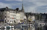 Incendie sur un bateau de croisière à Honfleur : 132 passagers évacués
