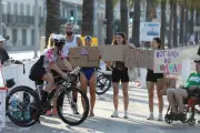Ironman de Nice annulé : des centaines de triathlètes ont couru quand même