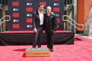 Javier Bardem immortalise ses empreintes au Chinese Theatre à Hollywood