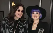 Kelly Osbourne rend un hommage poignant à son père Ozzy, un an après sa mort