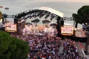 Kev Adams : L'Humour à la plage revient à Juan-les-Pins du 24 au 27 juin 2026
