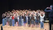 La chorale du collège La Galaberte émeut le public avec son spectacle