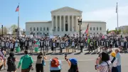 La Cour suprême sauve le droit du sol et inflige un revers majeur à Trump