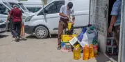 À la frontière irano-turque, le petit commerce de survie des Iraniens