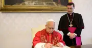 La paix de l'IA proposée par le Pape vise à ralentir le progrès, selon Thesmar et Landier