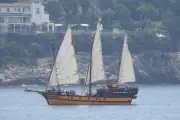 La yole L'Ange gardien fait escale à Villefranche-sur-Mer