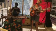 Le Basa Duo enchante Saint-Affrique avec ses musiques du monde engagées