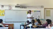 Le chef Lionel Villaret sensibilise les élèves de CM2 à l'équilibre alimentaire
