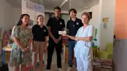 Le LEO Club d'Alès remet un chèque pour les enfants hospitalisés