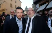 Le maire RN de Carcassonne asperge des manifestants au tuyau d'arrosage