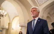 Le président tchèque saisit la Cour constitutionnelle après avoir été écarté du sommet de l'Otan