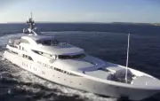 Le superyacht de Poutine refait surface au large du Danemark