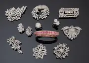 Les 1 500 bijoux de Jacqueline Jenner exposés à Paris