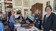 Les Cauxllagistas exposent leurs collages à Béziers