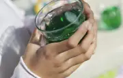 Les colorants synthétiques dans les sirops : un danger pour la santé des enfants