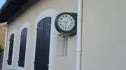 L'horloge de l'ancienne gare de Pinet restaurée et remise en service