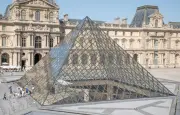 Louvre : un musée « à bout de souffle » face à un mur d'investissements
