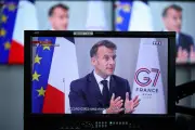 Macron : porte-avions à Ormuz, baisse des prix à la pompe, G7