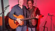 Michel Delaigue en concert au square d'Argelliers avec Candido Xerinda