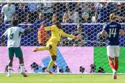 Mike Maignan : faut-il s'inquiéter pour le gardien des Bleus ?