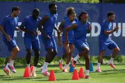 Minute de silence en hommage à Eric Roy avant l'entraînement des Bleus