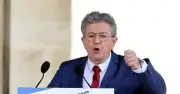 Mélenchon impressionne l'exécutif, Darmanin isolé face à la crise