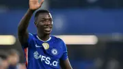 Moisés Caicedo : des fleurs au cimetière à la Coupe du monde 2026