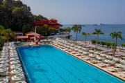 Monte-Carlo Beach : nouveau logo, chef star et partenariat Jacquemus