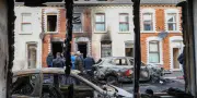 Nouvelle nuit d'émeutes à Belfast après un fait divers au Royaume-Uni