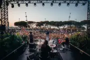 Nuits Carrées : 20 ans de festival à Antibes, de la poussière aux étoiles
